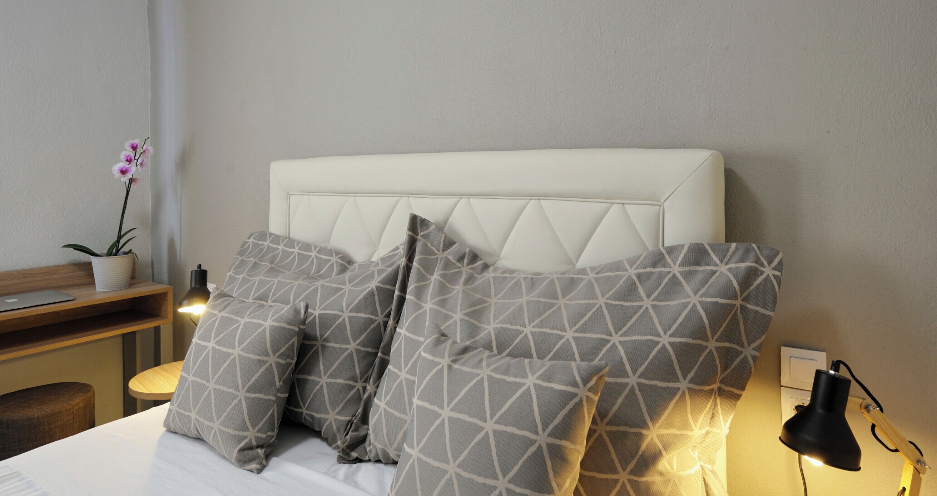 Flexible Room - Run of the House | Coffres-forts dans les chambres, fer et planche à repasser