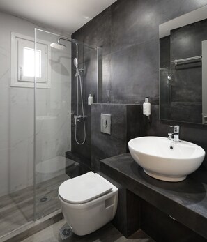 Shower, hair dryer, slippers, towels - Skianthion (Skiathos)
