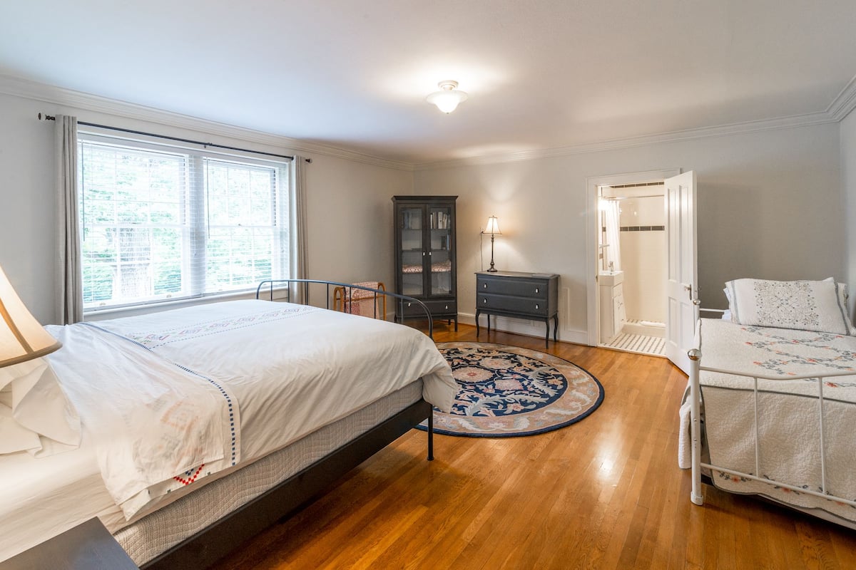 1937 family room with trundle bed | 1 bedroom, premium bedding, iron/ironing board, free wifi