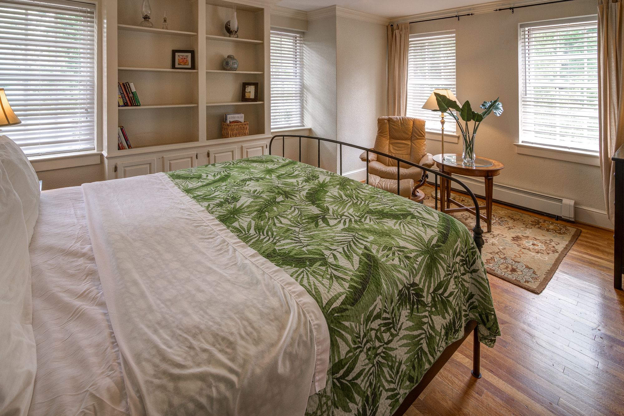 1937 king bed | 1 bedroom, premium bedding, iron/ironing board, free wifi