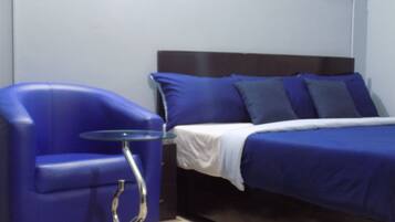 Habitación Premium doble | Escritorio, tabla de planchar con plancha, wifi gratis