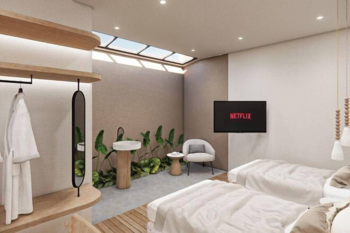 In-room safe, desk, laptop workspace, soundproofing