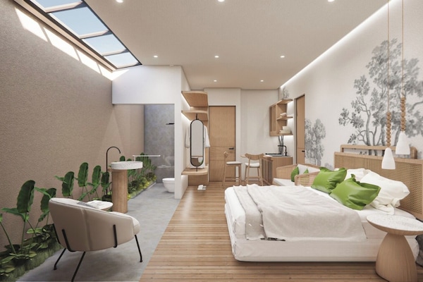 Solaris Villa | Caja de seguridad en la habitación y escritorio