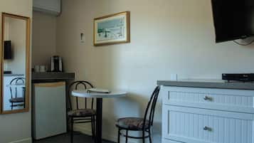 Economy Room, 1 Double Bed