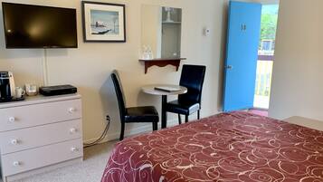 Standard Room, 1 Queen Bed