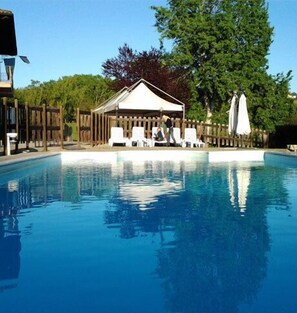Seasonal outdoor pool, pool umbrellas, sun loungers