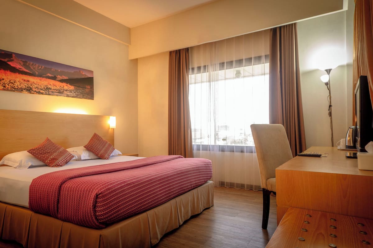 1 bedroom, desk, laptop workspace, blackout curtains