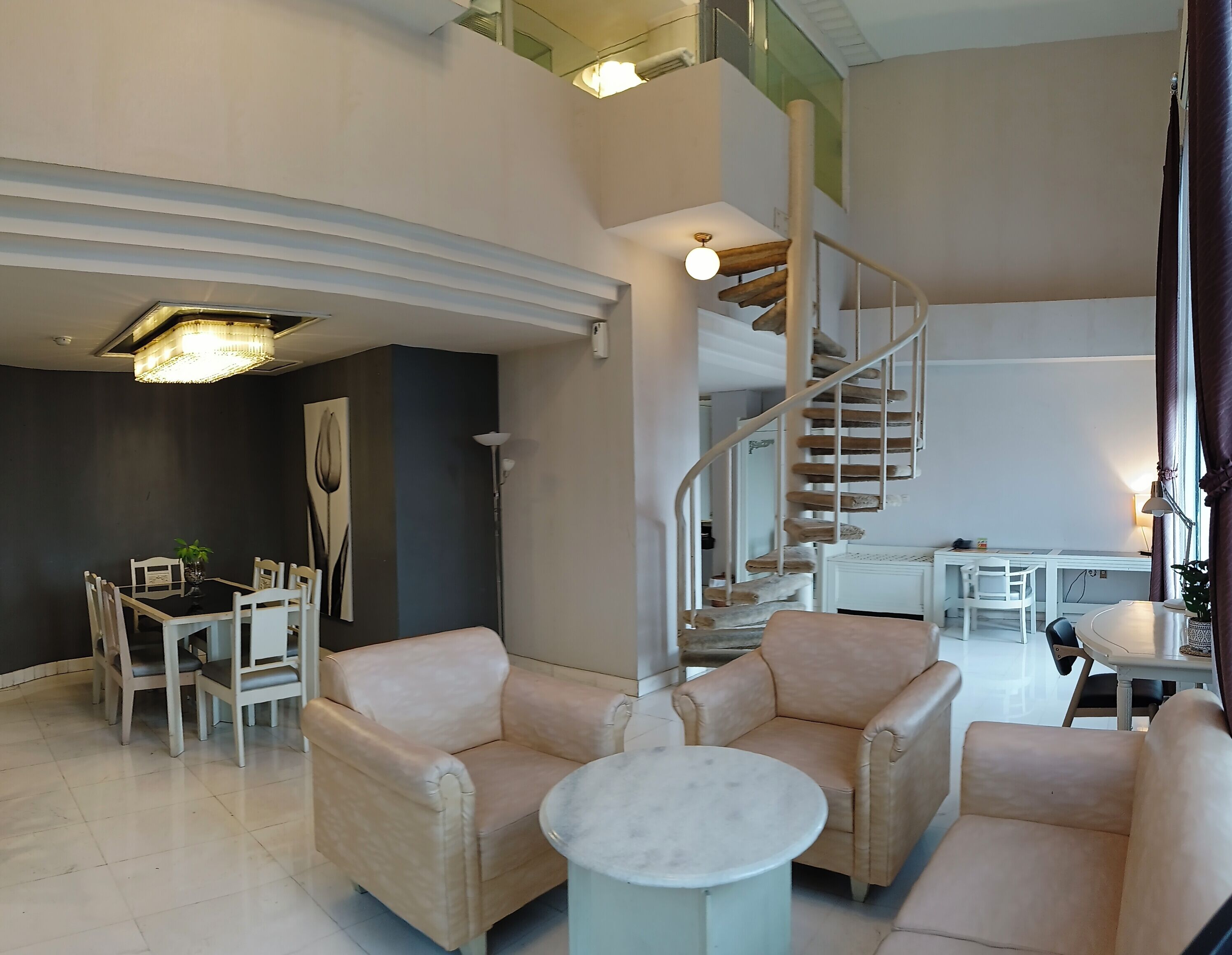 Presidential Room, 1 Bedroom, City View | Living area