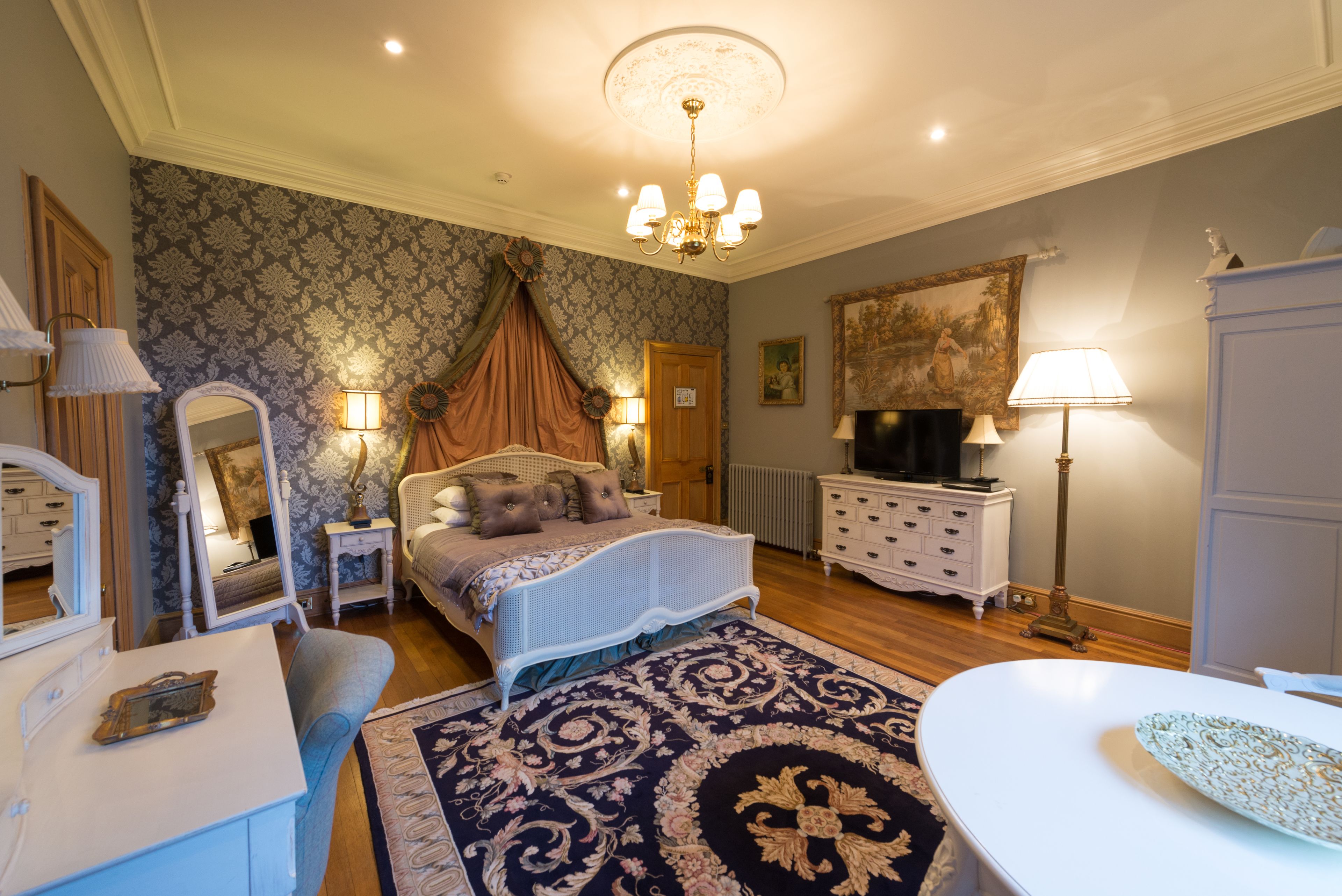 Superior-sviitti, 1 suuri parisänky, näköala puutarhaan