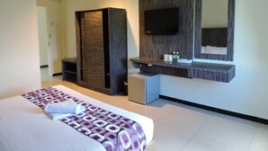 Deluxe King Room | 書桌、熨斗/熨衣板、免費無線上網、床單