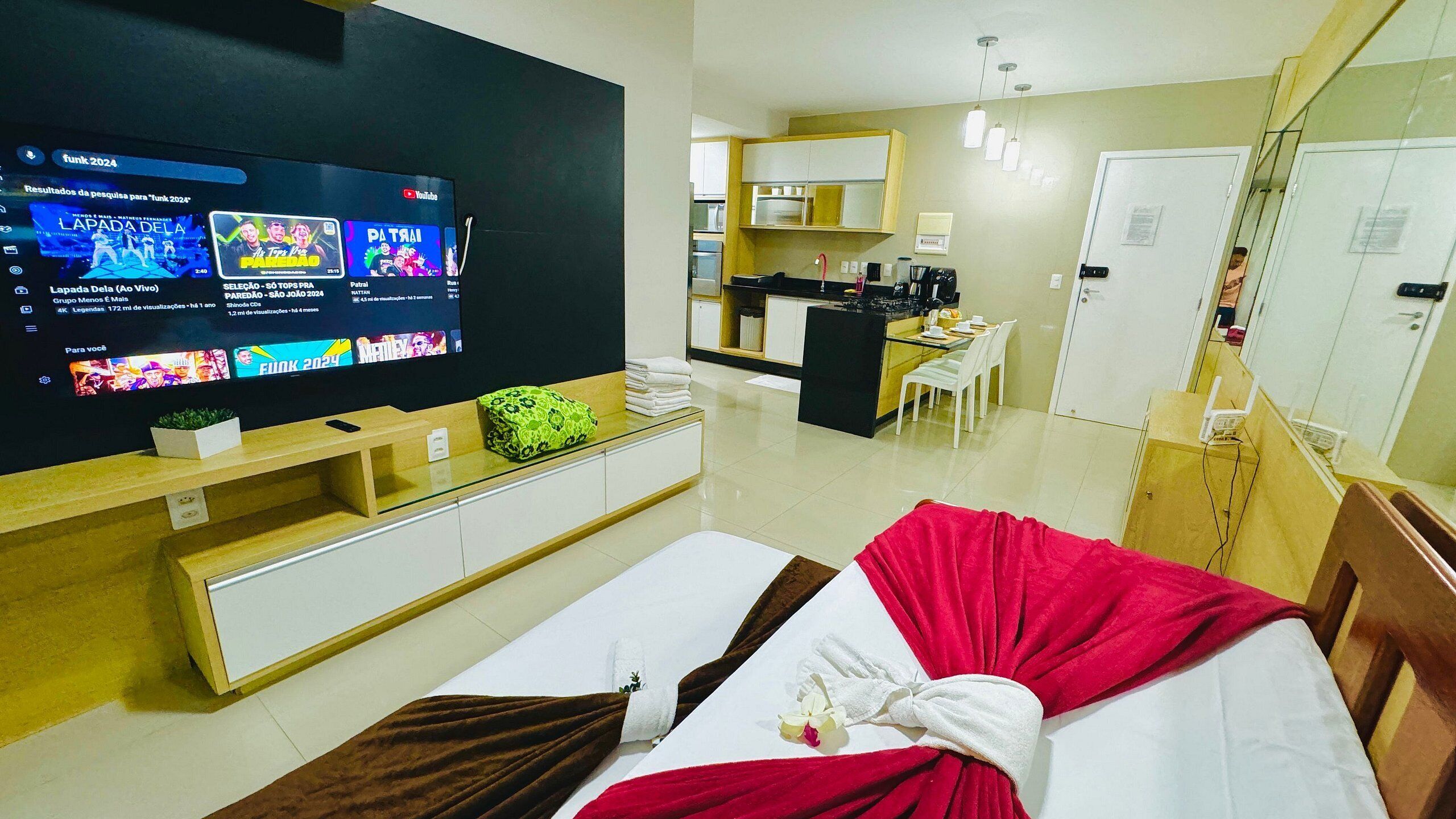 1 bedroom, Egyptian cotton sheets, premium bedding