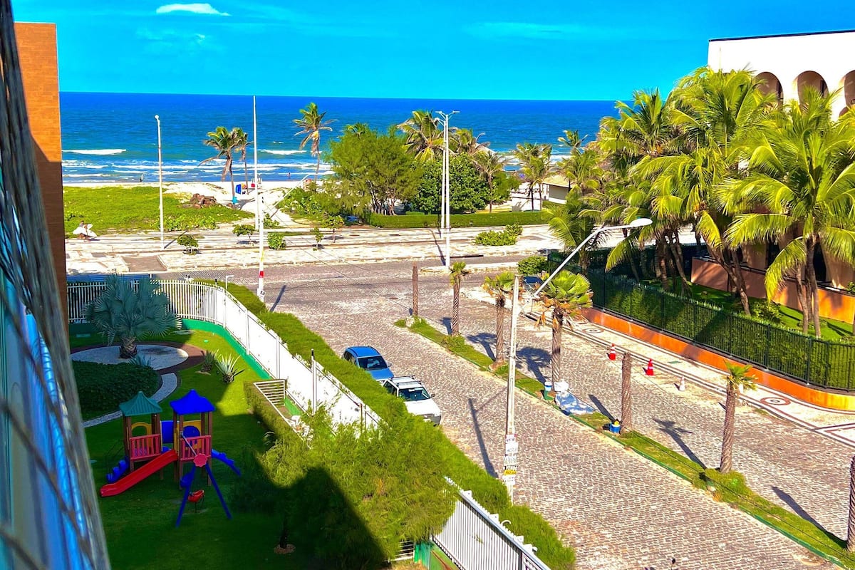 Basic Apartment | Pemandangan dari bilik