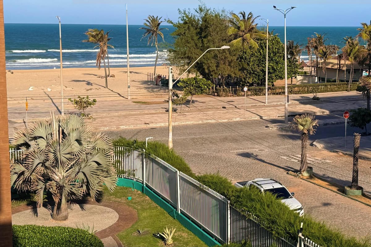 Exclusive-huoneisto, 1 makuuhuone, ilmastointi, merinäköala | Näkymä parvekkeelta