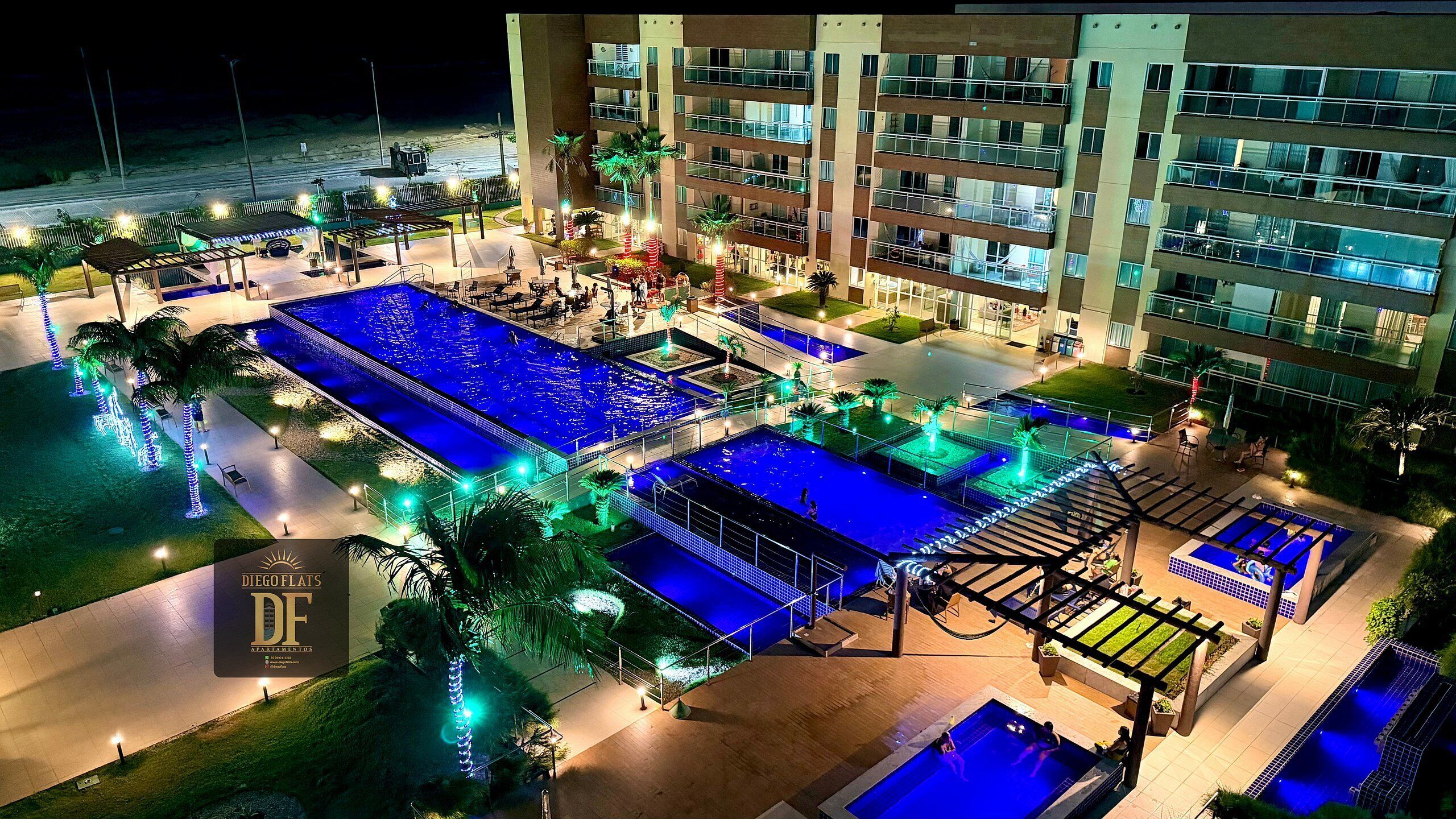 4 outdoor pools, pool umbrellas, sun loungers