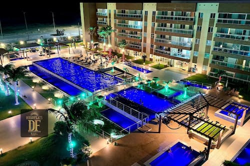 4 outdoor pools, pool umbrellas, sun loungers