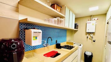 Apartamento exclusivo | Cozinha privada | Geladeira grande, micro-ondas, cafeteira/chaleira