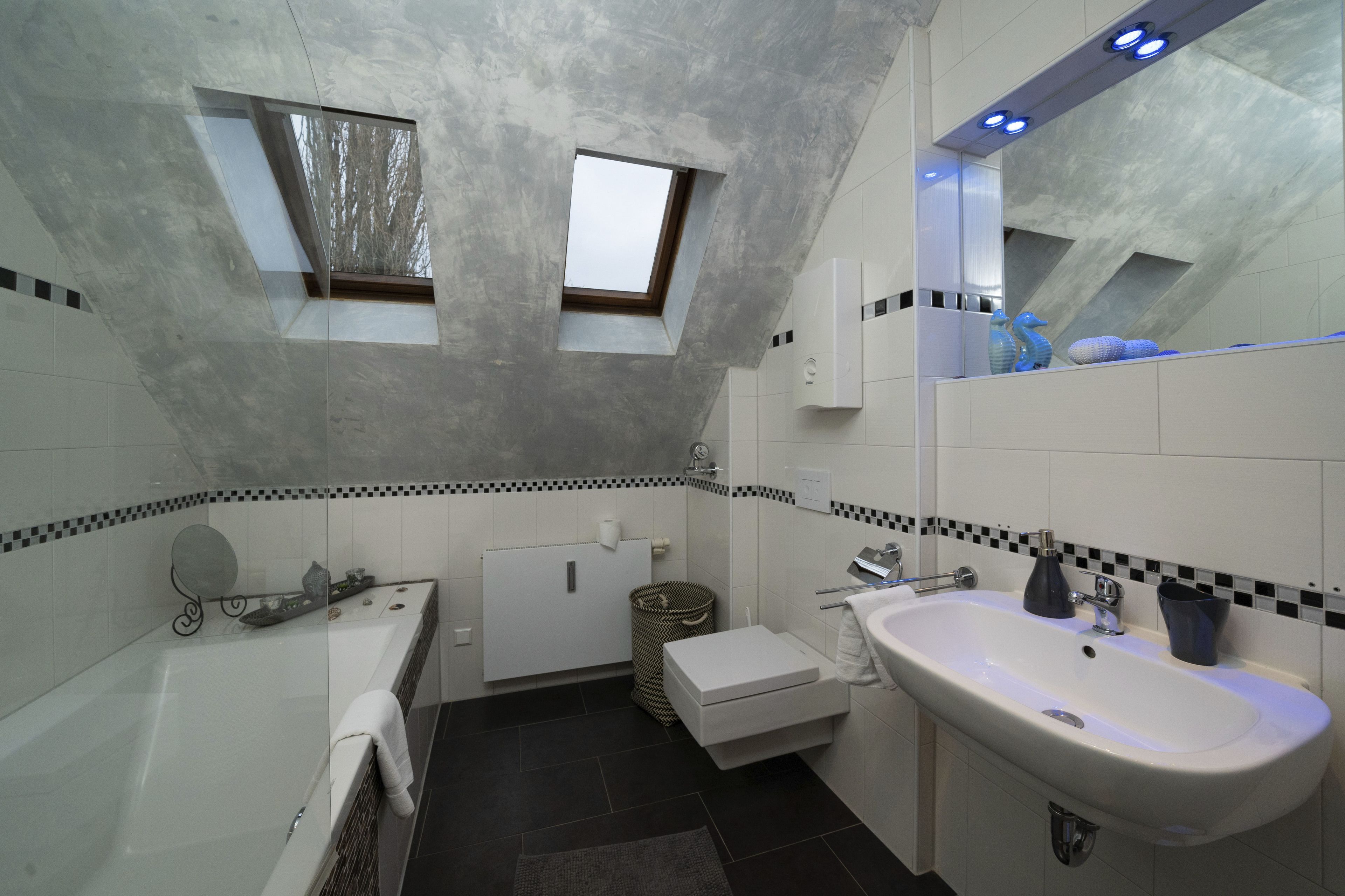 Comfort Quadruple Room, Multiple Beds | Deep soaking bathtub