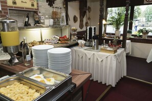 Daily continental breakfast for a fee