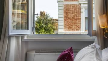 Minibar, in-room safe, free WiFi, bed sheets