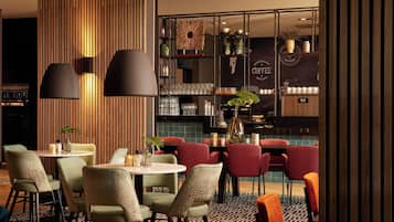 Breakfast, lunch, dinner served; international cuisine