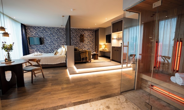 1 phòng ngủ, két bảo mật tại phòng, bàn, màn/rèm cản sáng 