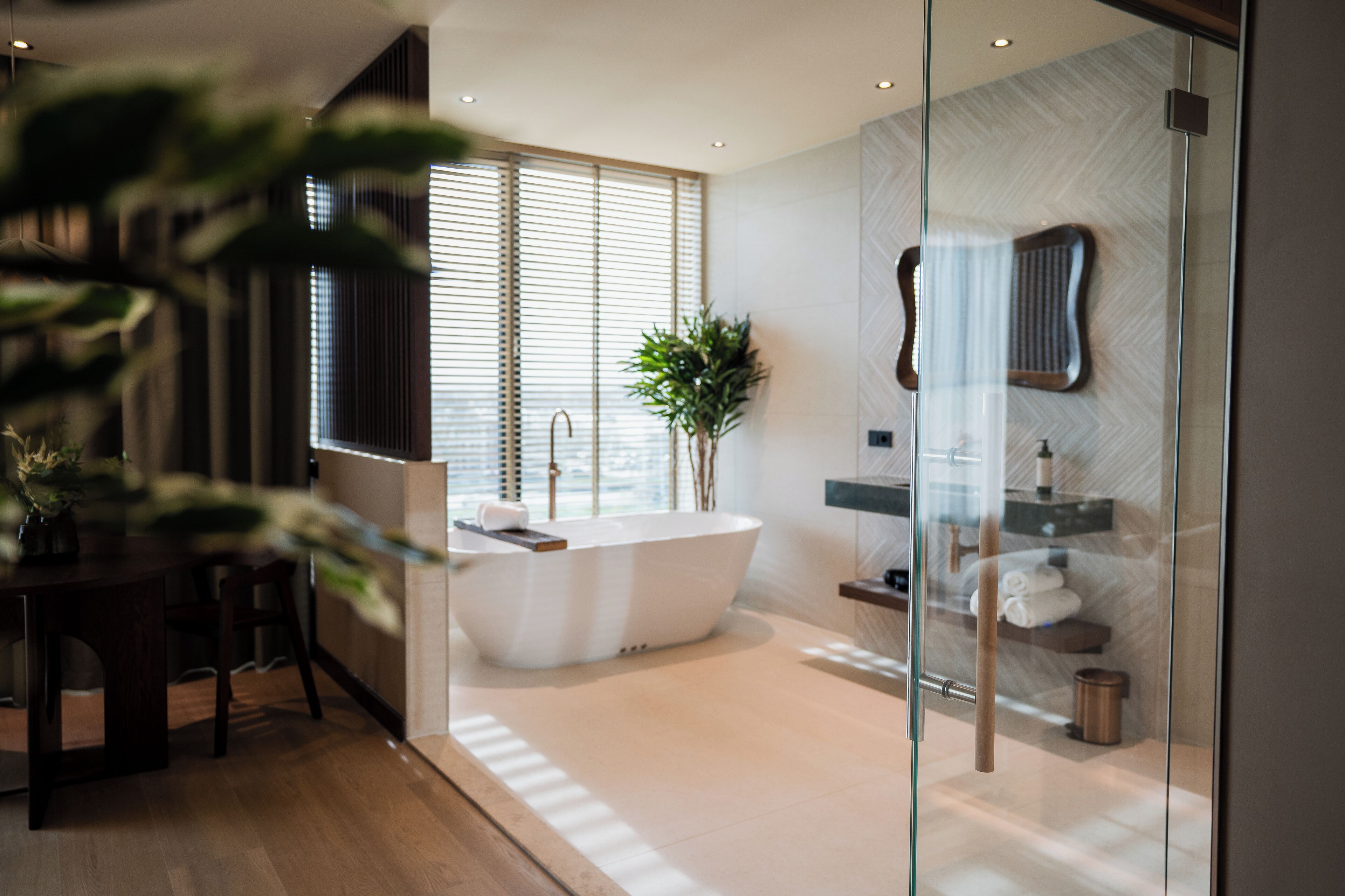 Kostenlose Toilettenartikel, Haartrockner, Handtücher