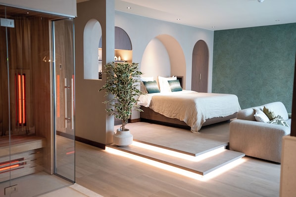 Zimmersafe, Schreibtisch, Verdunkelungsvorhänge, schallisolierte Zimmer