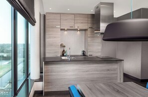 Executive Suite | Private kitchen