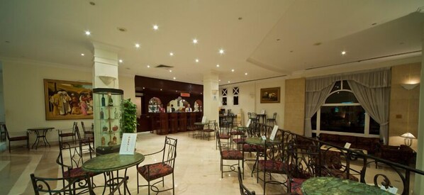 Bar (on property) - Bella Vista Resort Hurghada - All Inclusive (Hurghada)