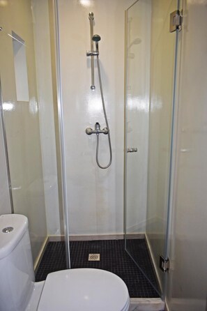 Shower, free toiletries, hair dryer, towels - Residencial Belo Horizonte (Porto)