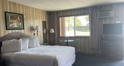 Saddle & Surrey Motel