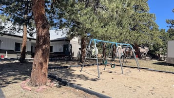 Área de juegos infantiles al aire libre