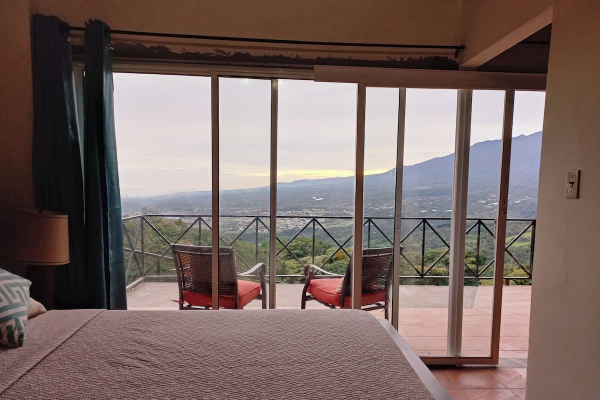Standard-Vierbettzimmer, 1 Schlafzimmer, Bergblick (Lirios)