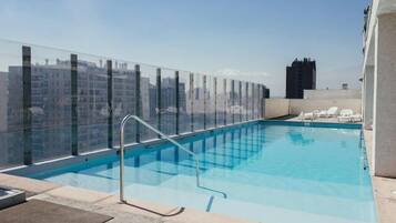 Kolam renang terbuka