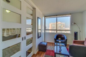 Living area - Almond Suite - San Francisco (Santiago)