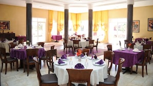 Breakfast, lunch and dinner served  - Les Riads de Jouvence (Oulad Hassoune)