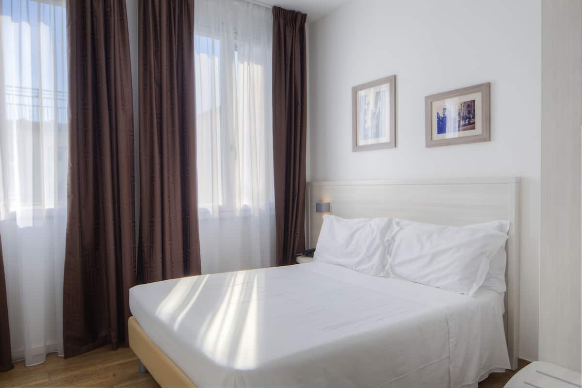 Deluxe Double Room, 1 Queen Bed