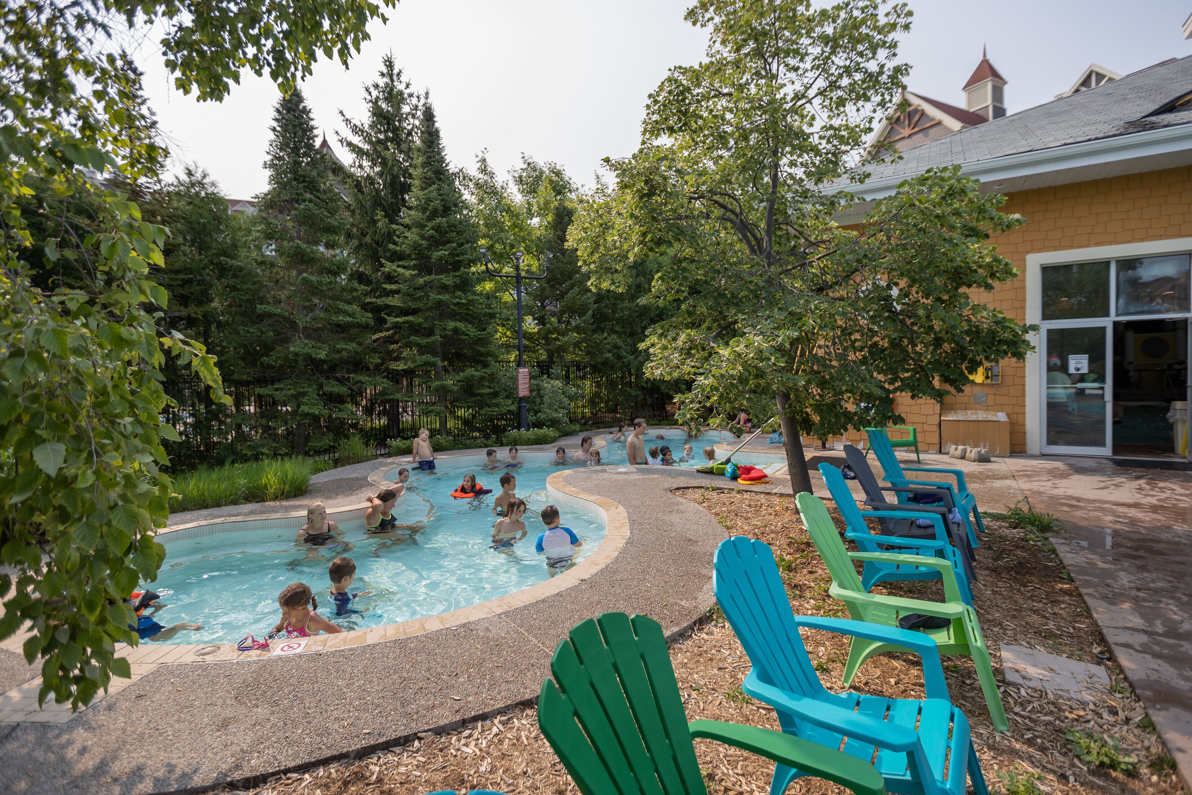 seasonal outdoor pool, open 8:00 am to 8:00 pm, pool loungers