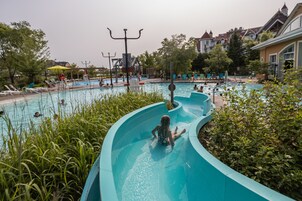 Seasonal outdoor pool, open 8:00 AM to 8:00 PM, sun loungers