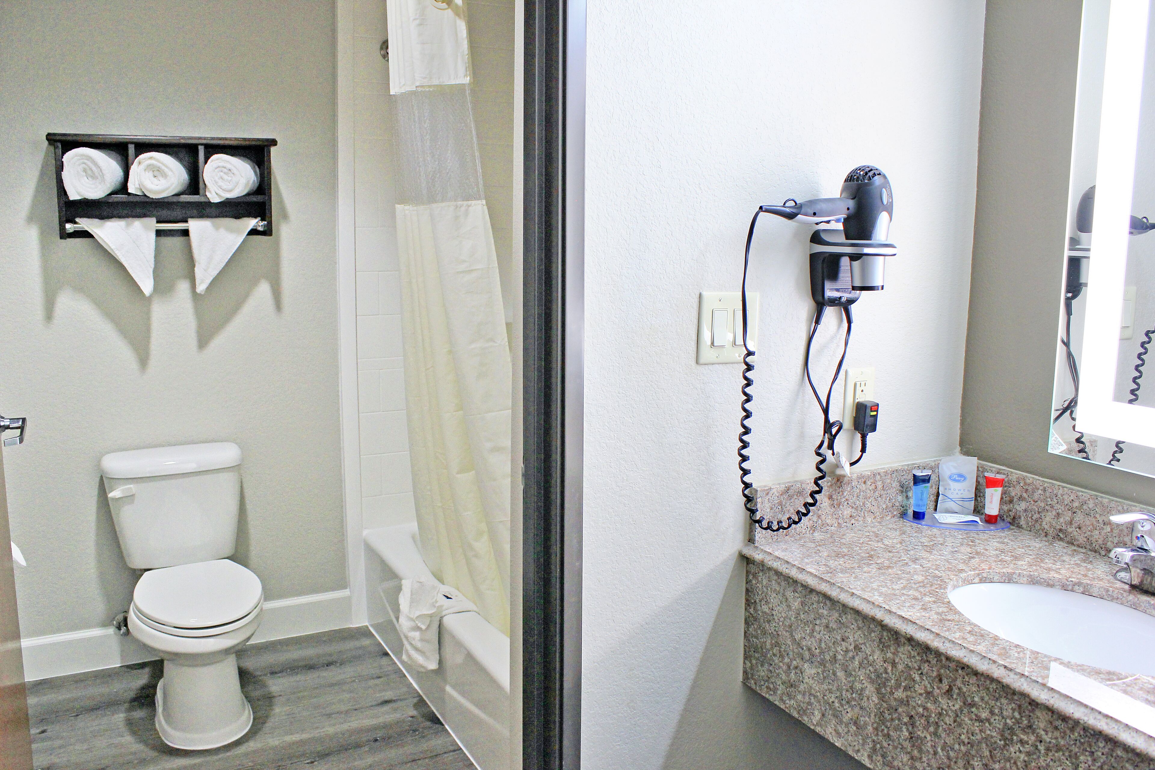 免費梳洗用品、風筒、提供毛巾