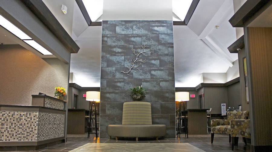 Super 8 by Wyndham Copley Akron