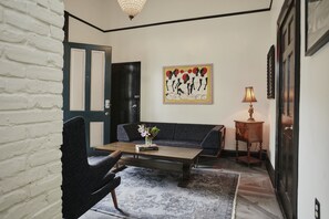 Marigny Suite  | Sengetøy av topp kvalitet, safe på rommet og strykejern/-brett