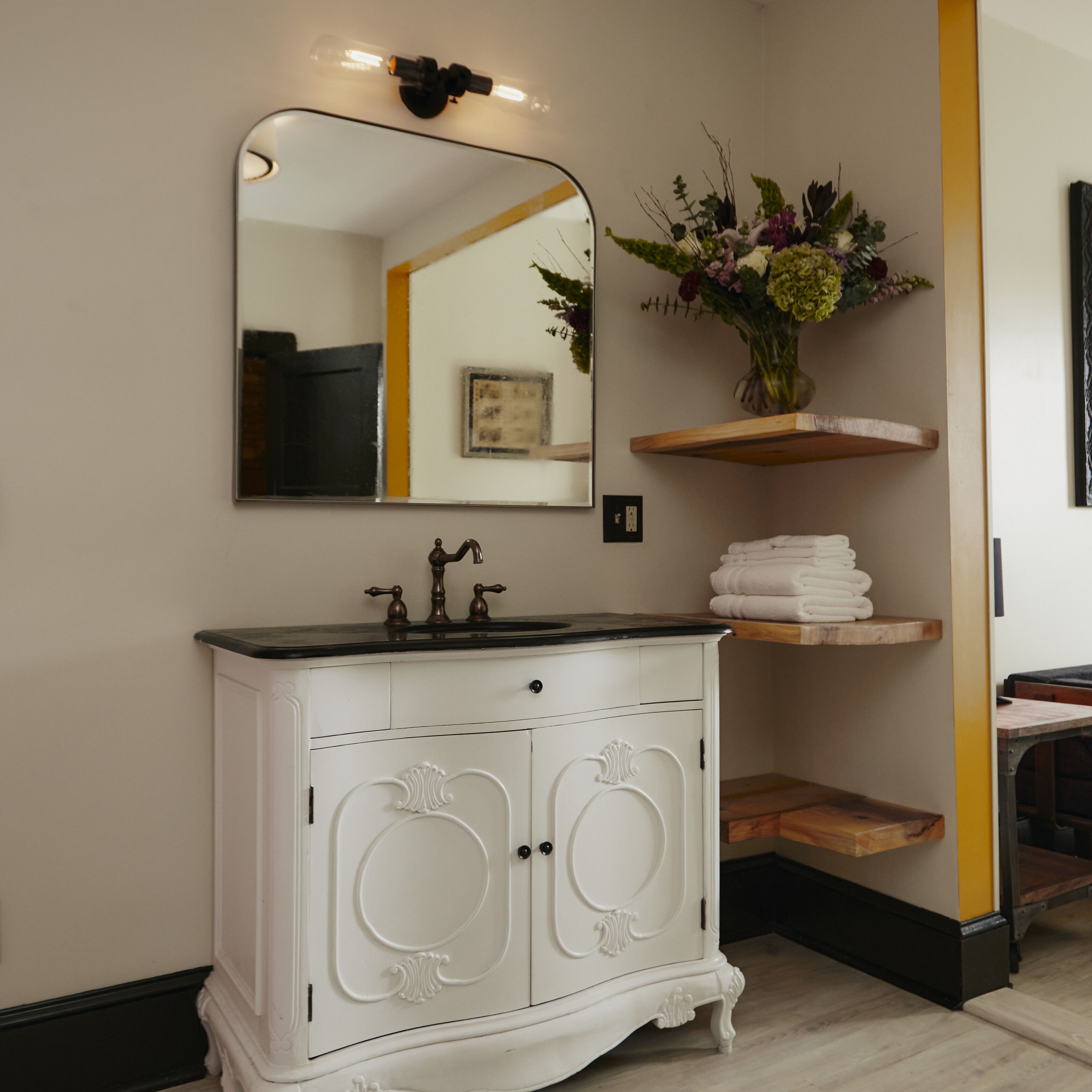 Foto - Royal Street Inn & Bar