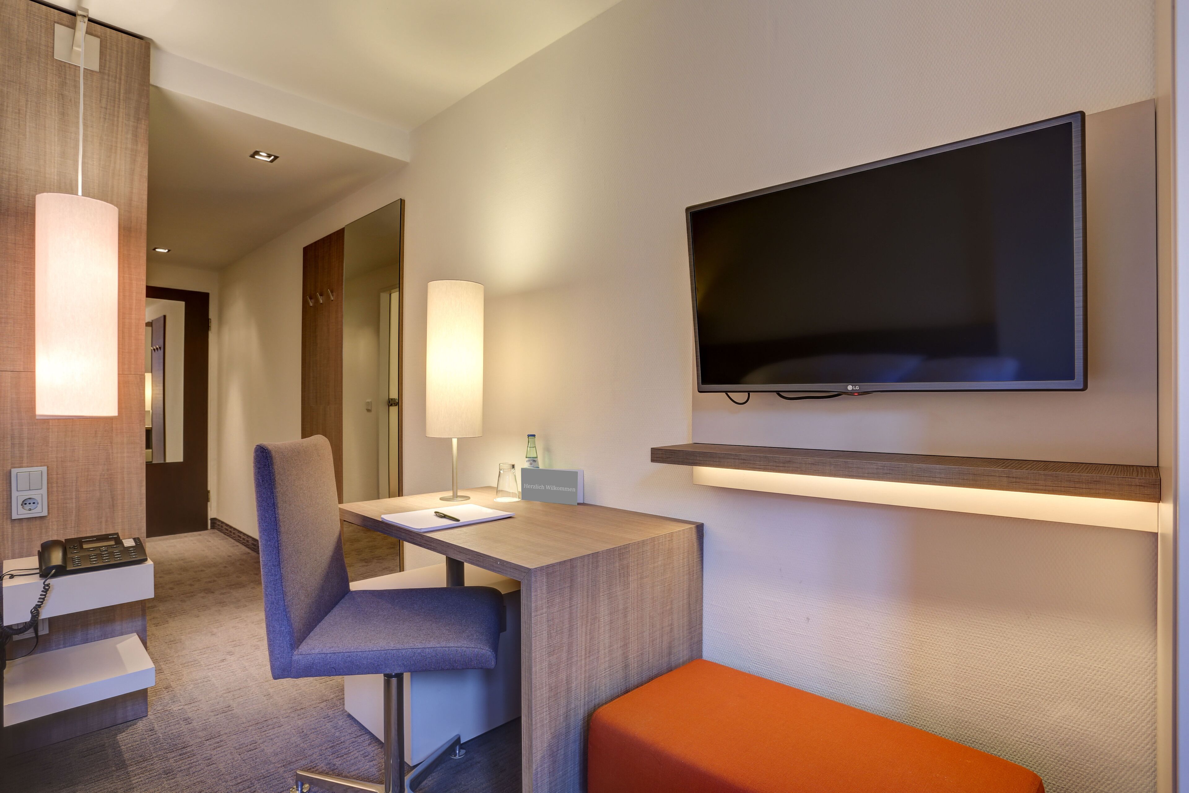 Comfort Single Room | Premium bedding, in-room safe, desk, laptop workspace