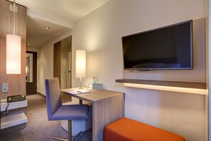 Comfort Single Room | Premium bedding, in-room safe, desk, laptop workspace - Kommerzhotel Köln (Cologne)