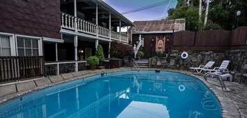 Seasonal outdoor pool