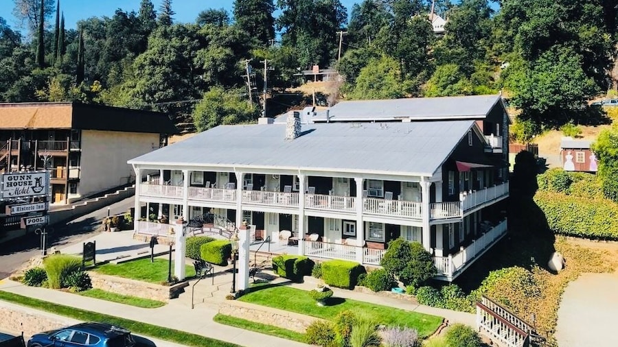 Gunn House Hotel