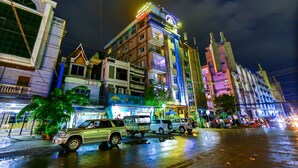 Unclassified image, 4 of 37, button - Golden City Light Hotel (Mandalay)