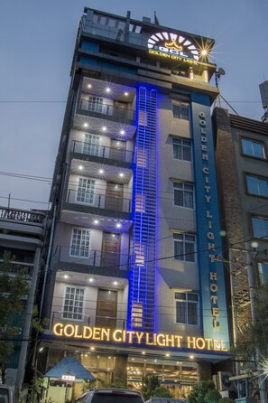 Façade de l’hébergement - soirée/nuit