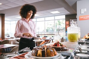 Daily buffet breakfast (BRL 0.01 per person)